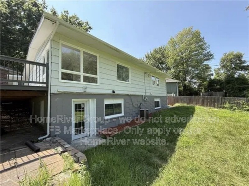 APPLY NOW  Timeless Ranch Living in the North Kansas City School Distr property image