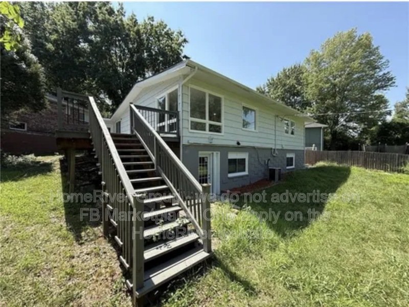 APPLY NOW  Timeless Ranch Living in the North Kansas City School Distr property image