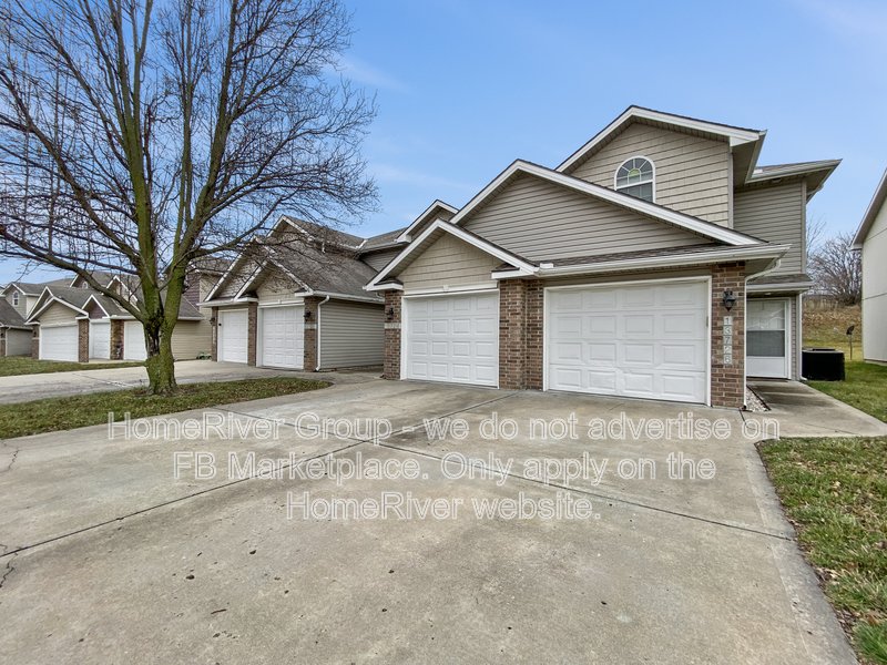 PRIME PLATTE CITY LIVING  SPACIOUS END-UNIT 3 BEDROOM TOWNHOME AVAIL! property image