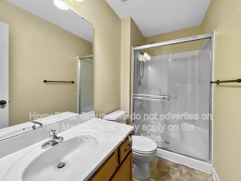 PRIME PLATTE CITY LIVING  SPACIOUS END-UNIT 3 BEDROOM TOWNHOME AVAIL! property image