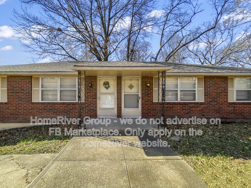 Charming 2 Bedroom Duplex Living in North Kansas City  Apply Now! property image