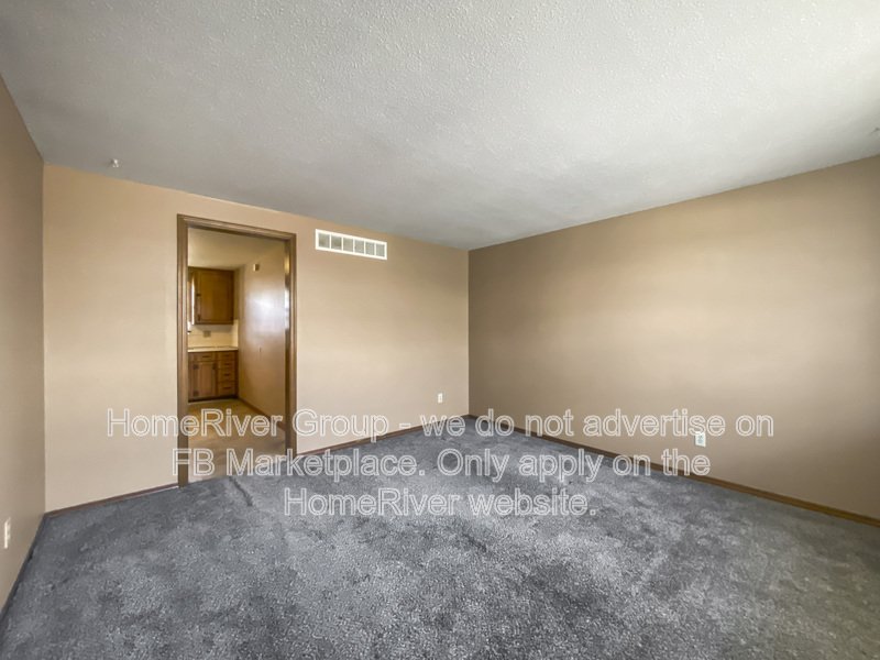 Charming 2 Bedroom Duplex Living in North Kansas City  Apply Now! property image