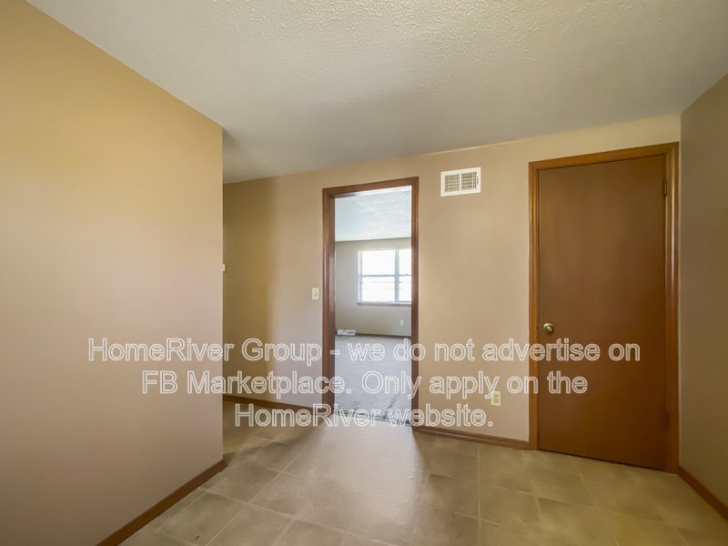 Charming 2 Bedroom Duplex Living in North Kansas City  Apply Now! property image