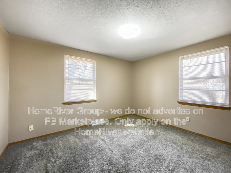 Charming 2 Bedroom Duplex Living in North Kansas City  Apply Now! property image