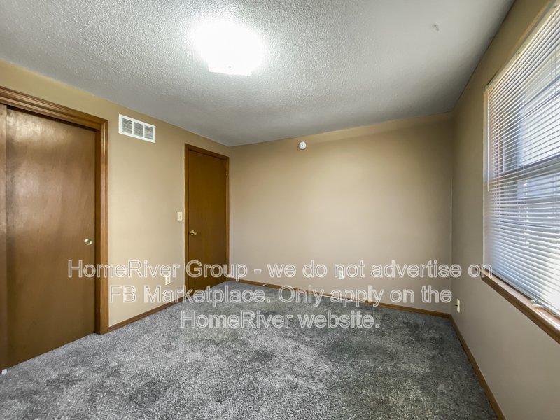 Charming 2 Bedroom Duplex Living in North Kansas City  Apply Now! property image