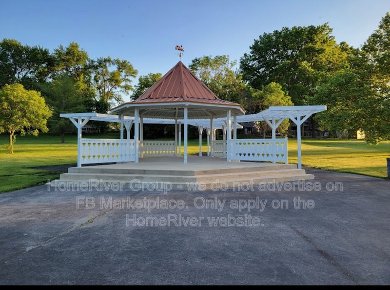 Apply today! 110 SW 10TH ST APT 1, BLUE SPRINGS MO 64015 property image