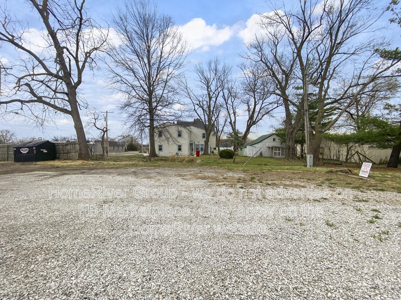 Apply today! 110 SW 10TH ST APT 1, BLUE SPRINGS MO 64015 property image