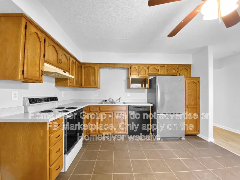 3 BEDROOM TOWNHOME | END UNIT | GARAGE | PRIVATE PATIO | PRIME LOCATIO property image