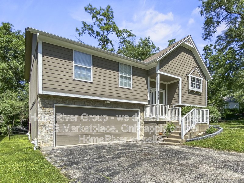 3 BEDROOM HOME | FINISHED BASEMENT | 2-CAR GARAGE | DECK property image