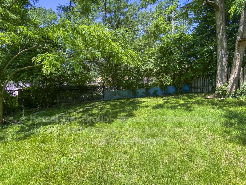 3 BEDROOM HOME | FINISHED BASEMENT | 2-CAR GARAGE | DECK property image