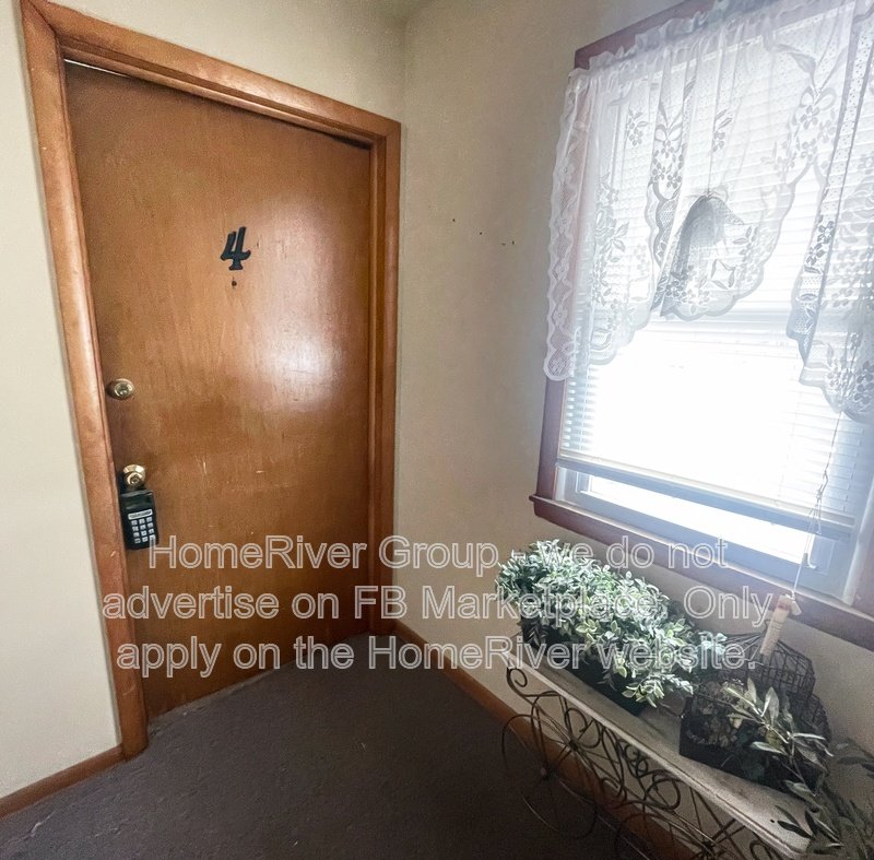 DOWNTOWN BLUE SPRINGS | SPACIOUS 1 BEDROOM | STEPS FROM ROTARY PARK property image