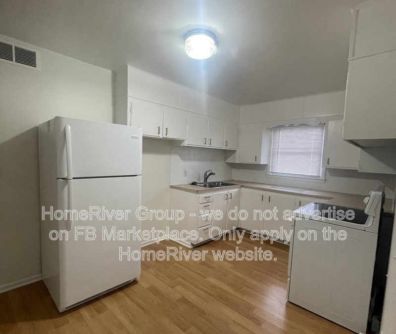 DOWNTOWN BLUE SPRINGS | SPACIOUS 1 BEDROOM | STEPS FROM ROTARY PARK property image