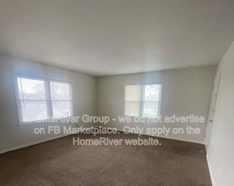DOWNTOWN BLUE SPRINGS | SPACIOUS 1 BEDROOM | STEPS FROM ROTARY PARK property image