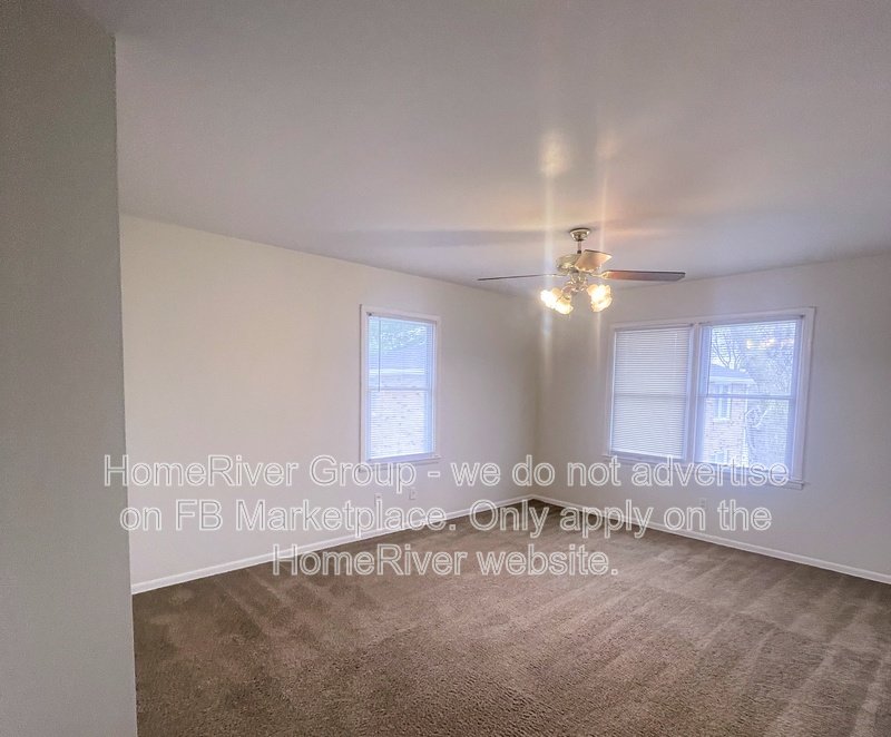 DOWNTOWN BLUE SPRINGS | SPACIOUS 1 BEDROOM | STEPS FROM ROTARY PARK property image