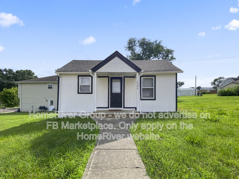 2 BEDROOM | LARGE YARD | NATURAL LIGHT | W/D HOOKUPS | COZY LAYOUT property image