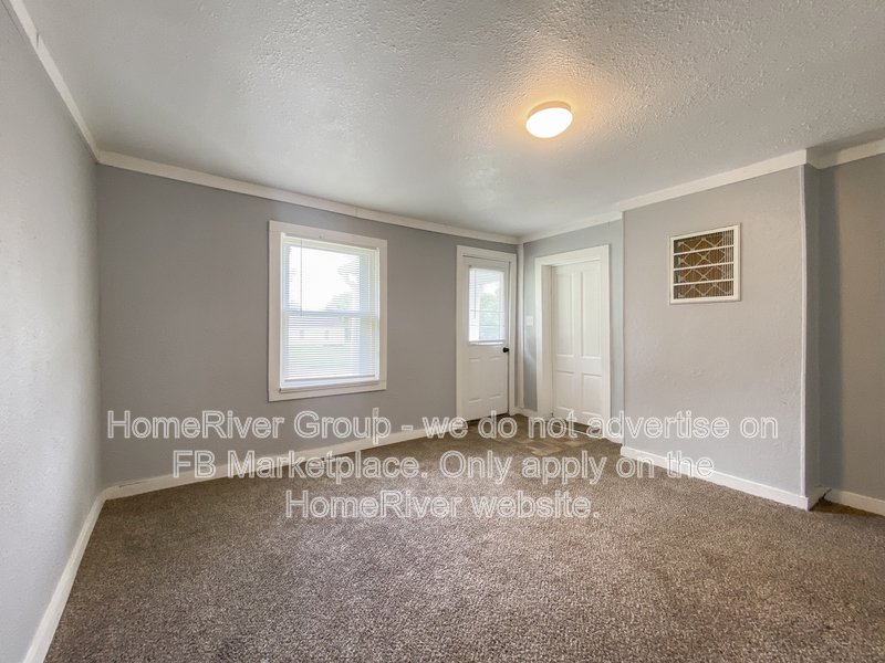 2 BEDROOM | LARGE YARD | NATURAL LIGHT | W/D HOOKUPS | COZY LAYOUT property image