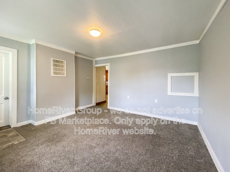 2 BEDROOM | LARGE YARD | NATURAL LIGHT | W/D HOOKUPS | COZY LAYOUT property image