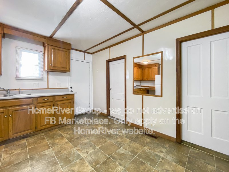 2 BEDROOM | LARGE YARD | NATURAL LIGHT | W/D HOOKUPS | COZY LAYOUT property image