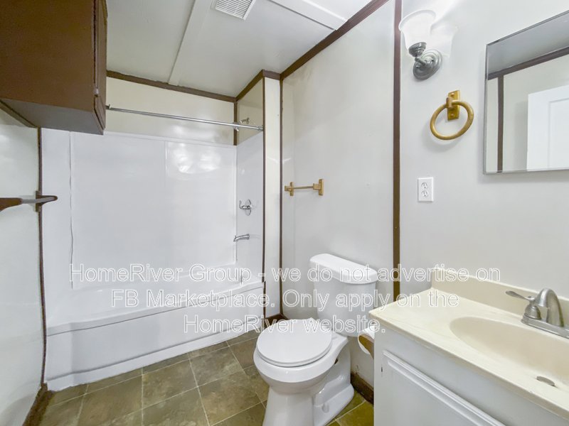2 BEDROOM | LARGE YARD | NATURAL LIGHT | W/D HOOKUPS | COZY LAYOUT property image