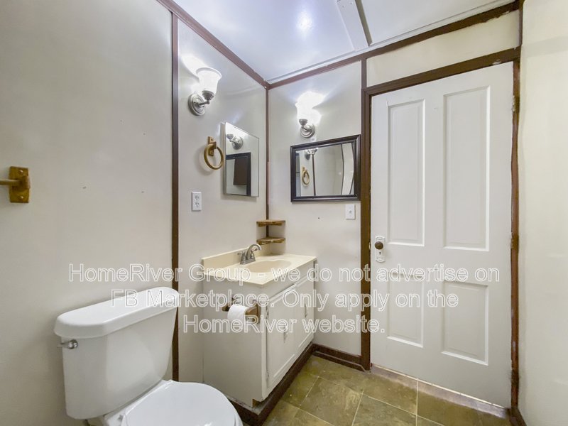 2 BEDROOM | LARGE YARD | NATURAL LIGHT | W/D HOOKUPS | COZY LAYOUT property image