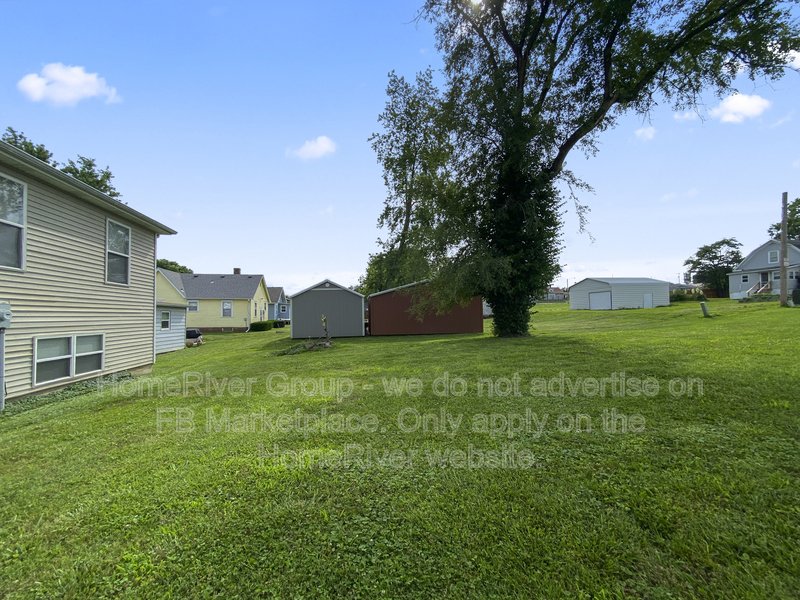 2 BEDROOM | LARGE YARD | NATURAL LIGHT | W/D HOOKUPS | COZY LAYOUT property image