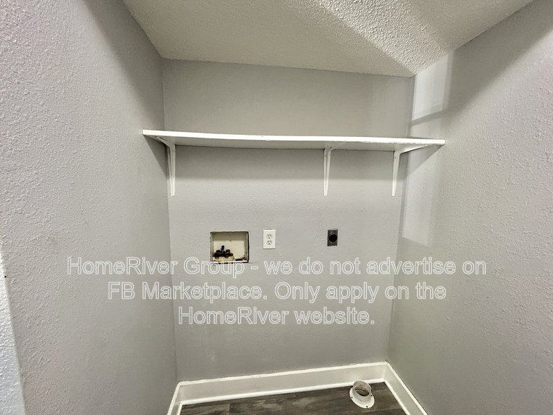 4 BEDROOM / 2 BATHROOM / HARDWOOD FLOORS / FENCED BACKYARD / LEASE NOW property image