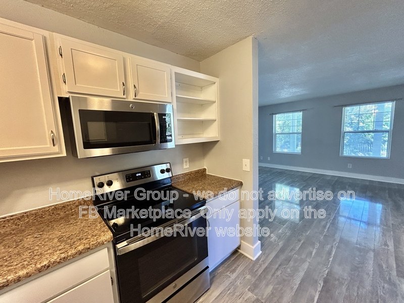 4 BEDROOM / 2 BATHROOM / HARDWOOD FLOORS / FENCED BACKYARD / LEASE NOW property image