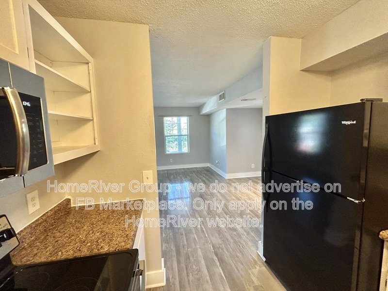 4 BEDROOM / 2 BATHROOM / HARDWOOD FLOORS / FENCED BACKYARD / LEASE NOW property image