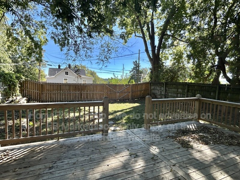 4 BEDROOM / 2 BATHROOM / HARDWOOD FLOORS / FENCED BACKYARD / LEASE NOW property image