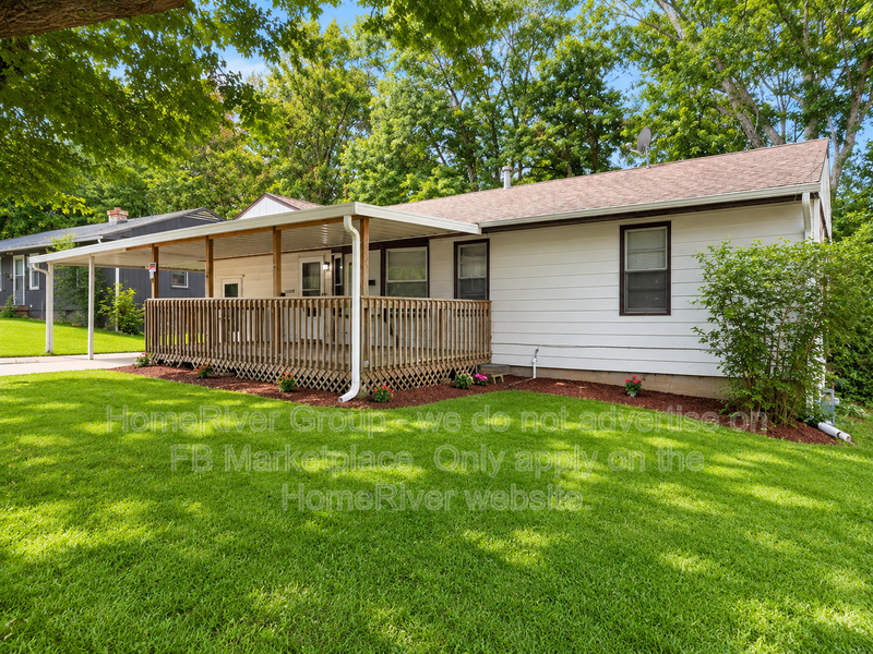 3 BEDROOMS / 1 BATH / LARGE FENCED YARD / PET FRIENDLY property image