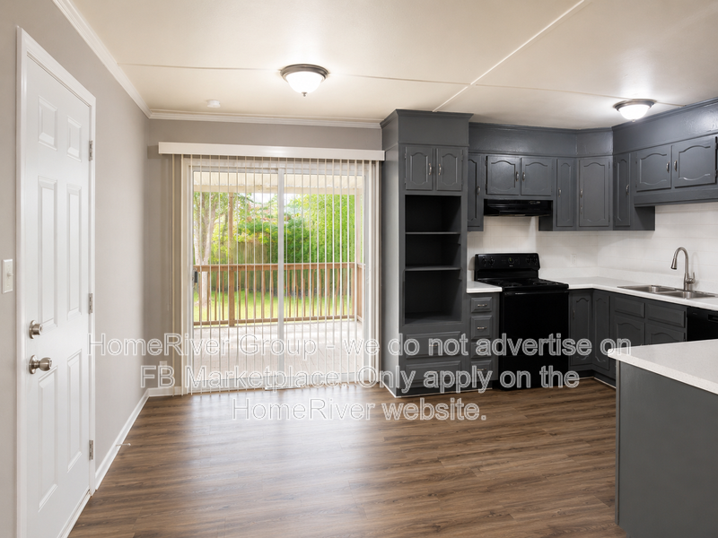 3 BEDROOMS / 1 BATH / LARGE FENCED YARD / PET FRIENDLY property image