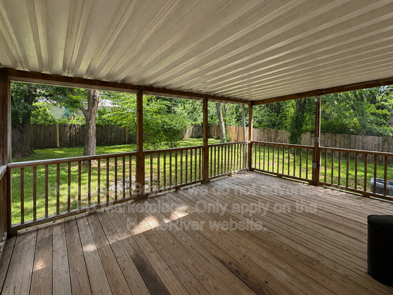 3 BEDROOMS / 1 BATH / LARGE FENCED YARD / PET FRIENDLY property image