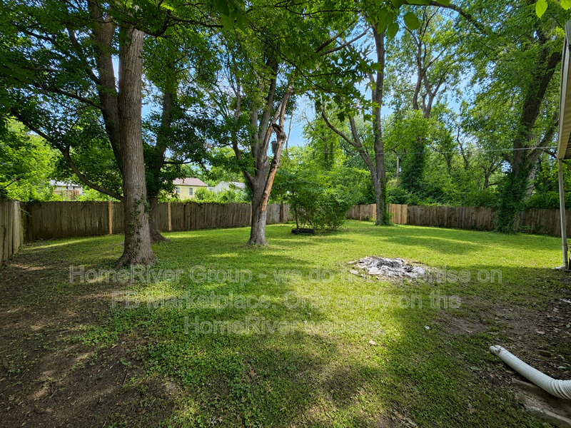 3 BEDROOMS / 1 BATH / LARGE FENCED YARD / PET FRIENDLY property image