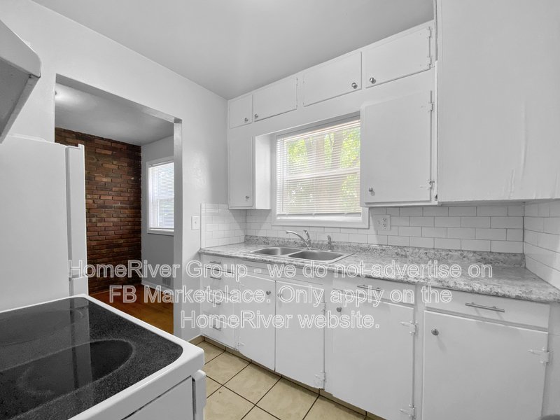 AVAILABLE NOW! / 2 BR / 1 BA / BRICK ACCENT WALL / WASHER/DRY property image