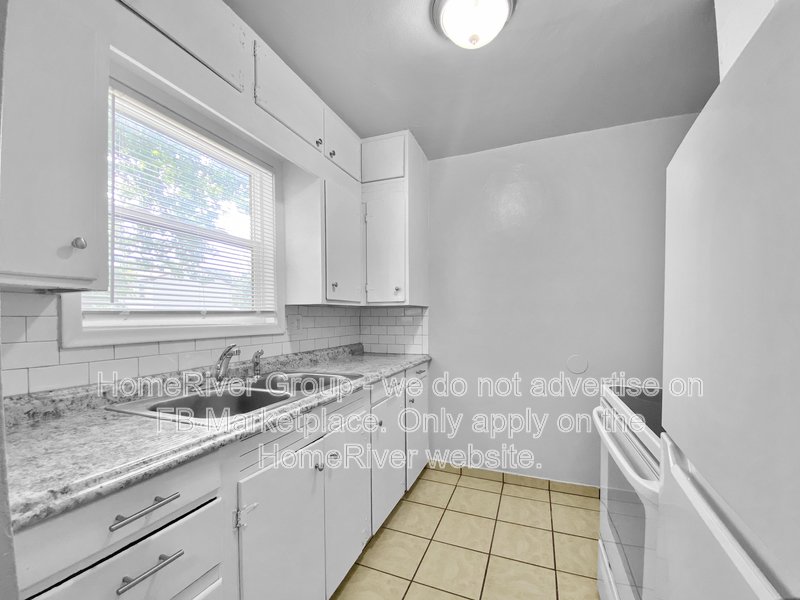 AVAILABLE NOW! / 2 BR / 1 BA / BRICK ACCENT WALL / WASHER/DRY property image