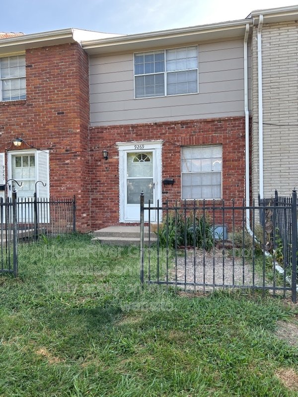 2 BR / 1 BA / ATTACHED GARAGE / WASHER/DRYER HOOKUPS / PET FRIENDLY property image