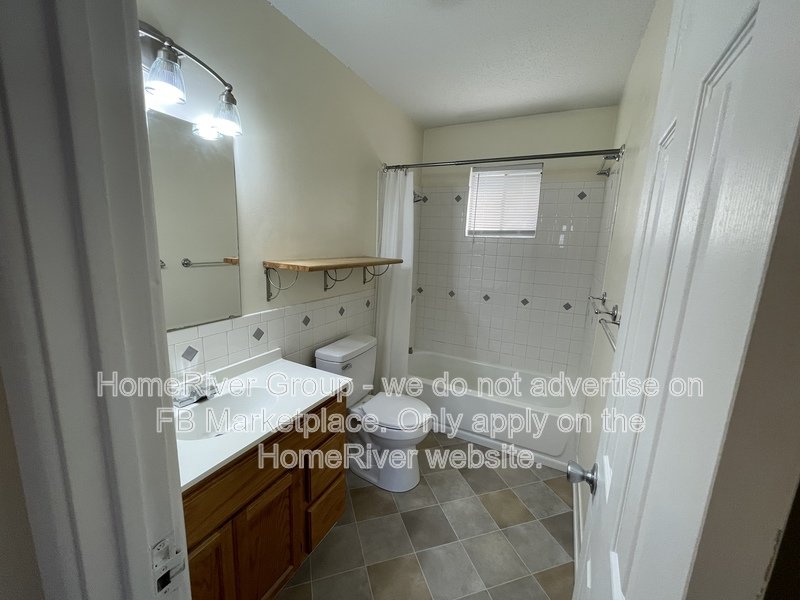 2 BR / 1 BA / ATTACHED GARAGE / WASHER/DRYER HOOKUPS / PET FRIENDLY property image
