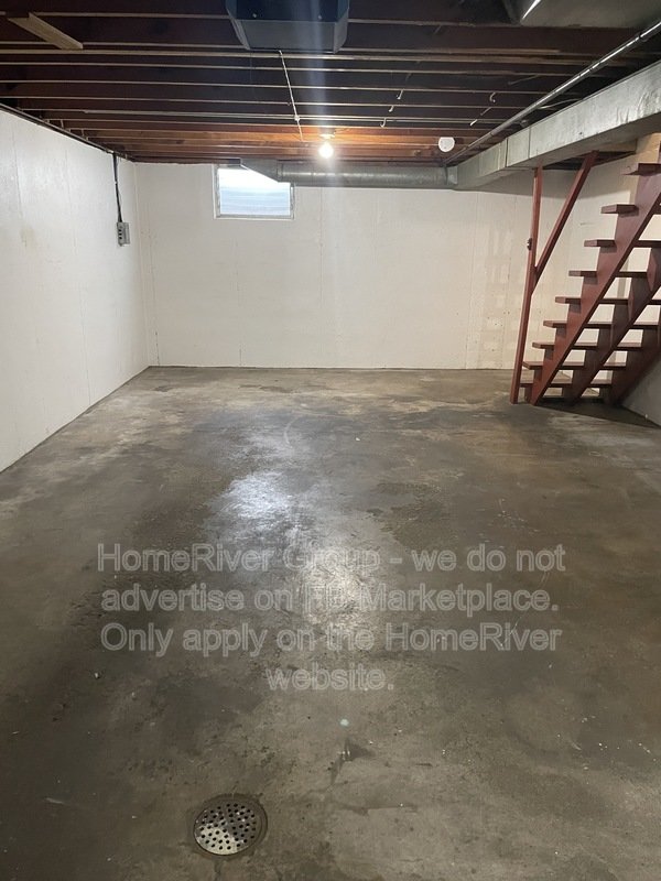 2 BR / 1 BA / ATTACHED GARAGE / WASHER/DRYER HOOKUPS / PET FRIENDLY property image