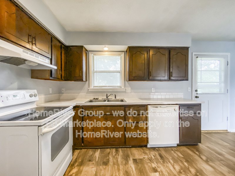 2 Bedroom Raised Ranch Duplex-Ready Now! property image