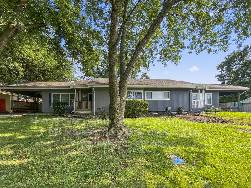 Available Now| Pets Welcome | Fridge Included property image