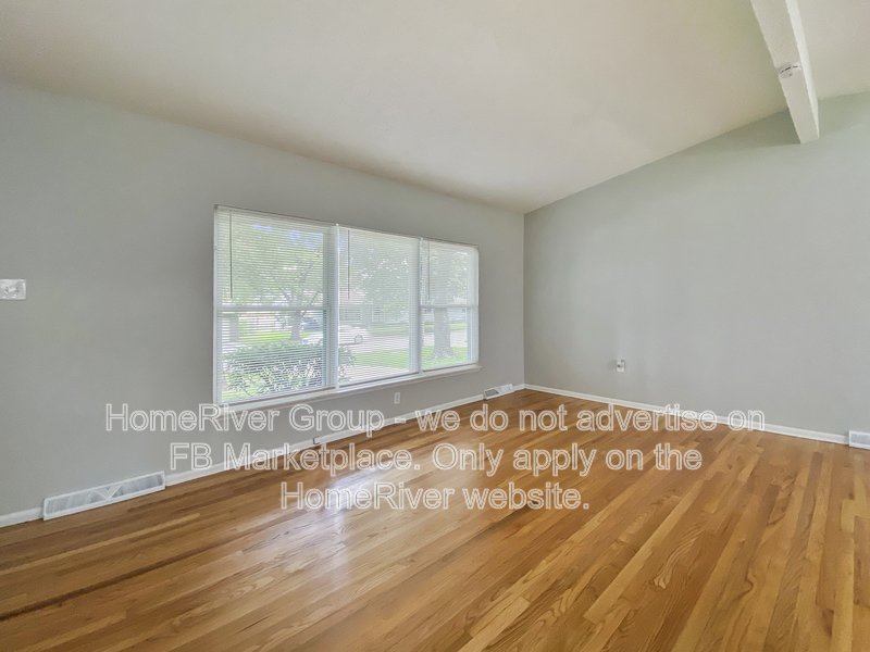 Available Now| Pets Welcome | Fridge Included property image