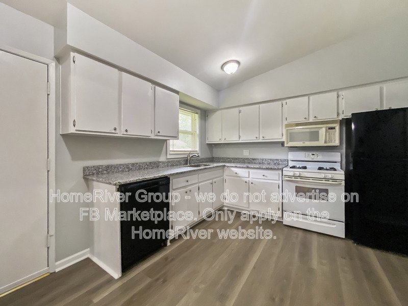 Available Now| Pets Welcome | Fridge Included property image