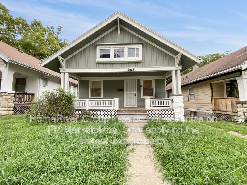 Adorable 3bdrm/2 full bath Bungalow-Move In Now property image