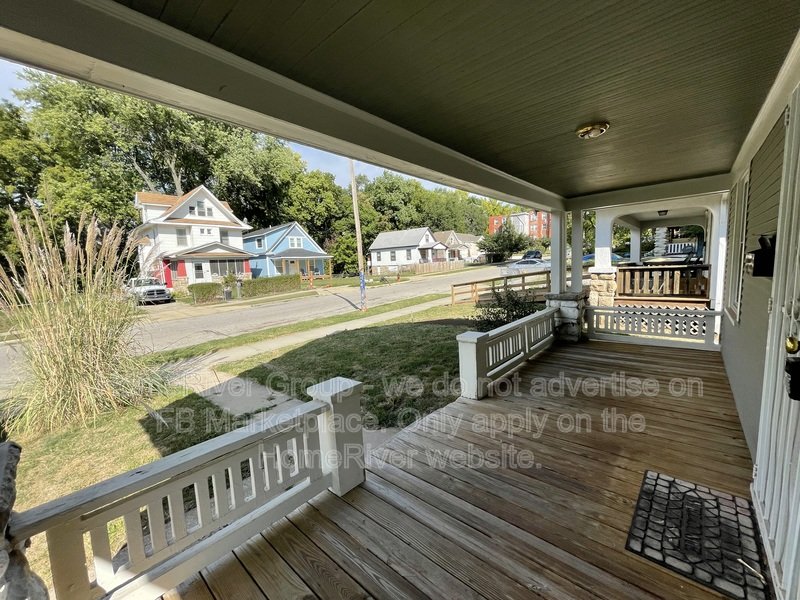 Adorable 3bdrm/2 full bath Bungalow-Move In Now property image